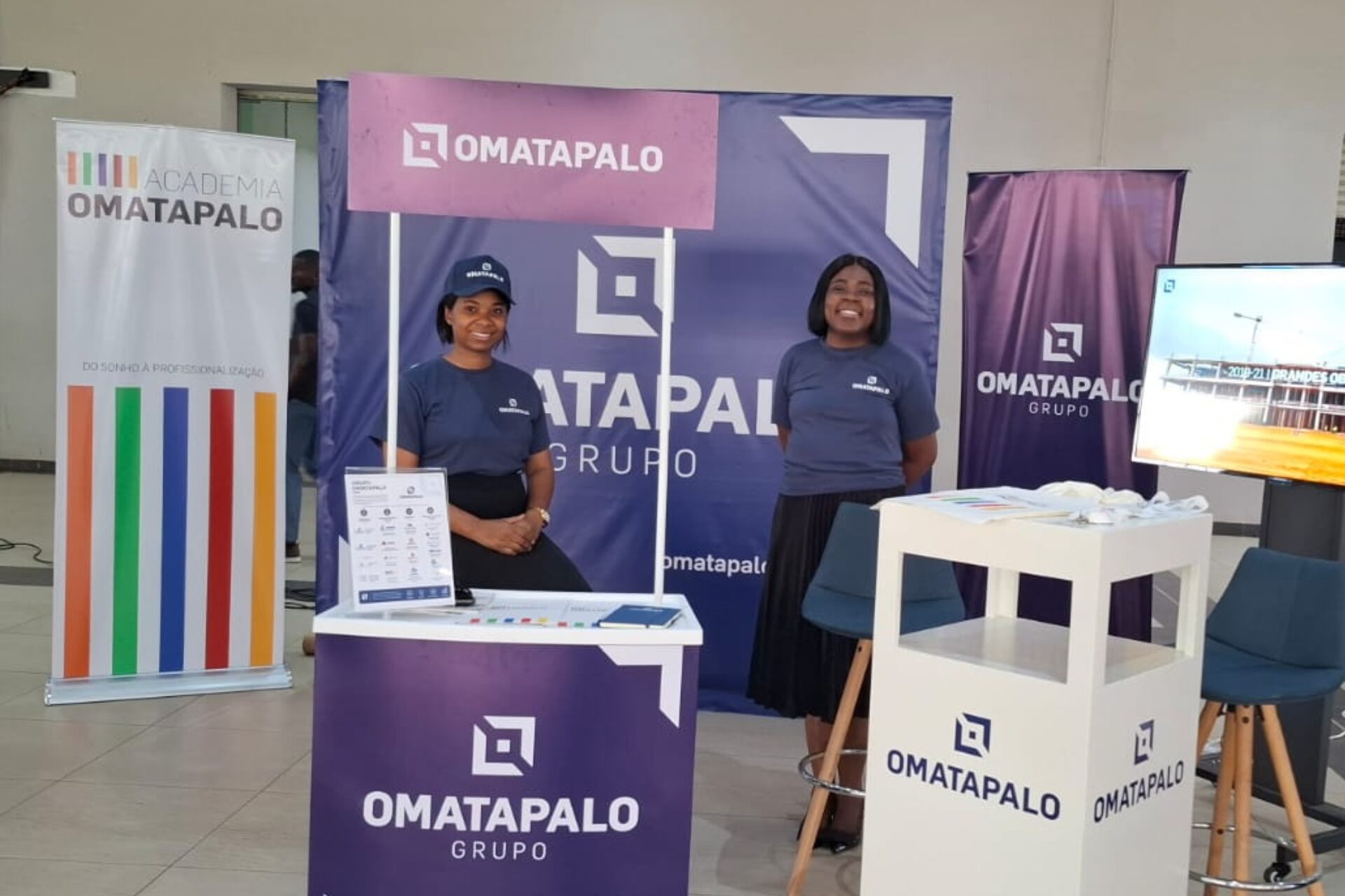 Grupo OMATAPALO marca presença na Feira de Empregabilidade da UCAN e reforça compromisso com o talento jovem angolano